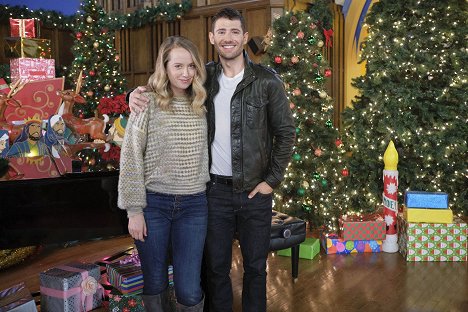 Megan Park, Julian Morris - Ein Weihnachtsprinz in Queens - Werbefoto