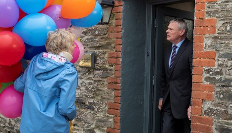 Selina Cadell, Martin Clunes - Doc Martin - Episode 2 - Do filme