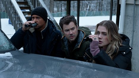 J.R. Ramirez, Matt Long, Melissa Roxburgh - Manifest - Der Alleingang - Filmfotos