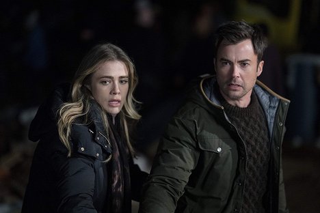 Melissa Roxburgh, Matt Long