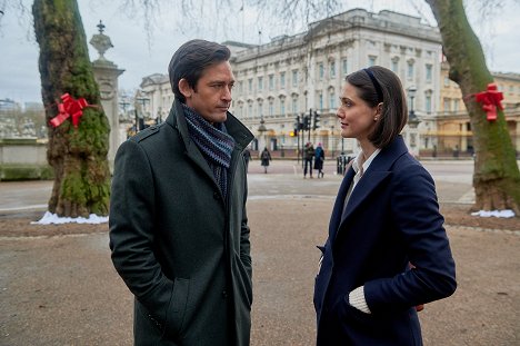 Will Kemp, Sophie Hopkins - Christmas in London - Photos