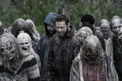 Cooper Andrews, Ross Marquand - The Walking Dead - Family - Do filme