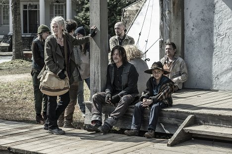 Melissa McBride, Norman Reedus - The Walking Dead - Family - Photos