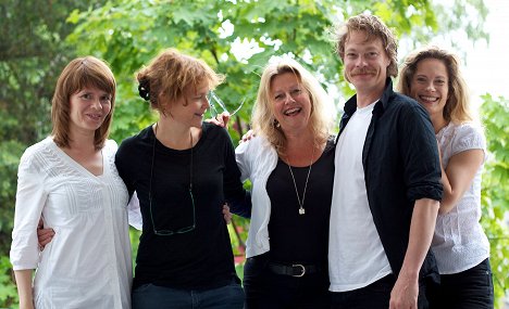 Sara Johnsen, Turid Øversveen, Kristoffer Joner, Maria Bonnevie - Uskyld - Promoción