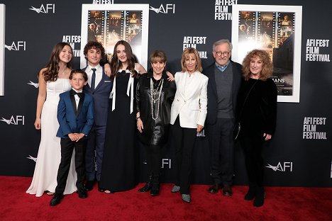 Special screening of THE FABELMANS at the AFI Fest at the TCL Chinese Theatre on November 06, 2022 in Hollywood, CA, USA - Mateo Zoryon Francis-DeFord, Gabriel LaBelle, Julia Butters, Steven Spielberg, Anne Spielberg - Os Fabelmans - De eventos