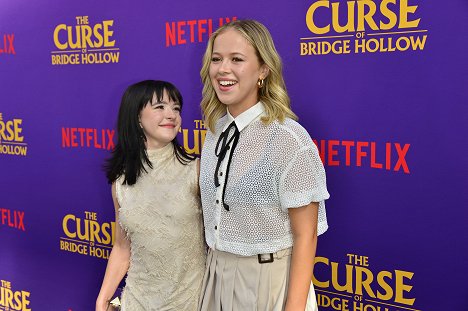 The Curse Of Bridge Hollow Netflix Special Screening In Los Angeles at TUDUM Theater on October 08, 2022 in Hollywood, California - Abi Monterey, Holly J. Barrett - The Curse of Bridge Hollow - Veranstaltungen