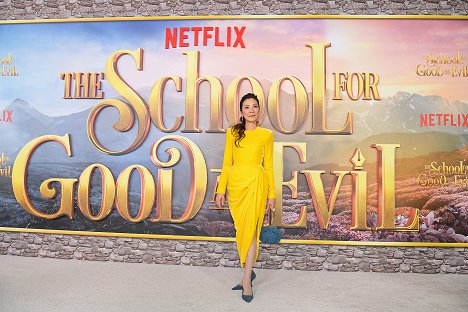 World Premiere Of Netflix's The School For Good And Evil at Regency Village Theatre on October 18, 2022 in Los Angeles, California - Michelle Yeoh - Akademia Dobra i Zła - Z imprez