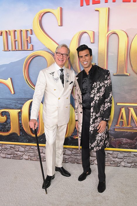 World Premiere Of Netflix's The School For Good And Evil at Regency Village Theatre on October 18, 2022 in Los Angeles, California - Paul Feig, Soman Chainani - A Escola do Bem e do Mal - De eventos