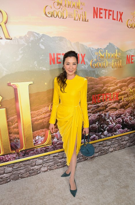 World Premiere Of Netflix's The School For Good And Evil at Regency Village Theatre on October 18, 2022 in Los Angeles, California - Michelle Yeoh - Škola dobra a zla - Z akcií