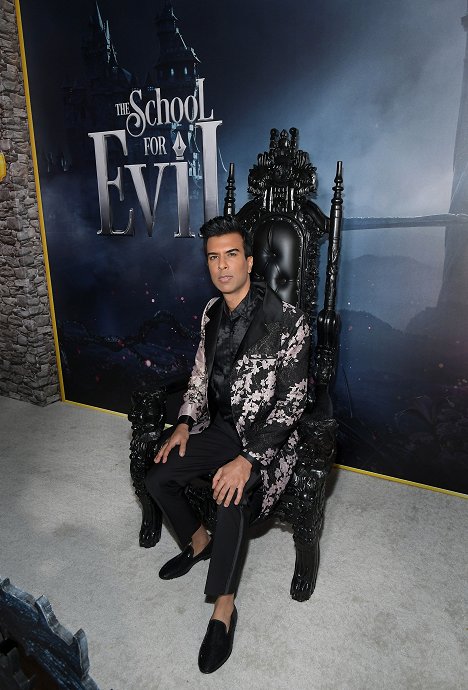 World Premiere Of Netflix's The School For Good And Evil at Regency Village Theatre on October 18, 2022 in Los Angeles, California - Soman Chainani - The School for Good and Evil - Tapahtumista