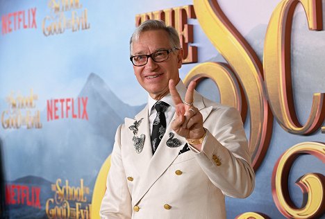 World Premiere Of Netflix's The School For Good And Evil at Regency Village Theatre on October 18, 2022 in Los Angeles, California - Paul Feig - A Escola do Bem e do Mal - De eventos