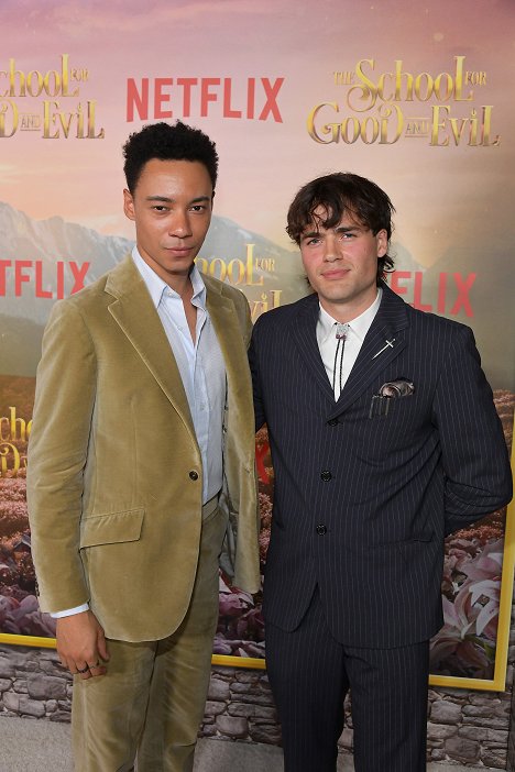 World Premiere Of Netflix's The School For Good And Evil at Regency Village Theatre on October 18, 2022 in Los Angeles, California - Kit Young, Jamie Flatters - The School for Good and Evil - Events