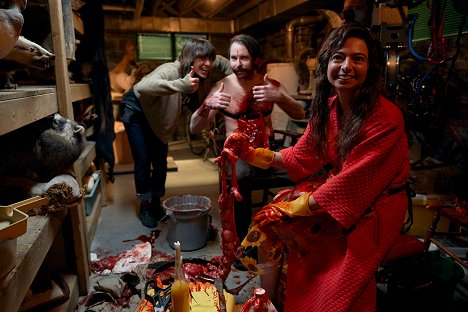 Ana Lily Amirpour, Martin Starr, Kate Micucci - Guillermo del Toro's Cabinet of Curiosities - The Outside - Making of