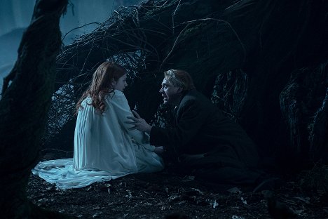 Daphne Hoskins, Rupert Grint - Guillermo del Toro: Rémségek tára - Álmok a boszorkányházban - Filmfotók