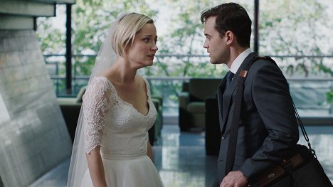 Georgina Haig, Oliver Ackland - Secret Bridesmaids' Business - Episode 1 - Z filmu