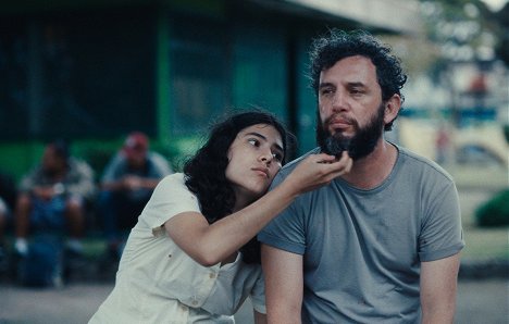 Daniela Marín Navarro, Reynaldo Amien - Tengo sueños eléctricos - Kuvat elokuvasta