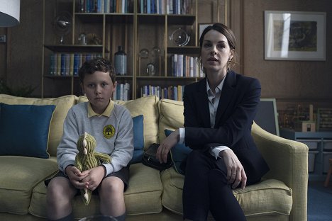 Benjamin Chivers, Jessica Raine - The Devil's Hour - Van film