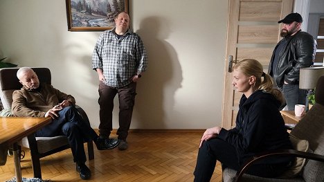 Maciej Wilewski, Bartłomiej Nowosielski, Katarzyna Kołeczek, Piotr Głuchowski - M jak miłość - Episode 10 - Kuvat elokuvasta