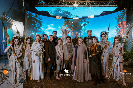 Alena Mudrová, Viet Anh Alexander Tran, Lea Drinda, Christoph Maria Herbst, Jan Liem, Milena Tscharntke, Götz Otto, Alina Hidic - Das Märchen vom Frosch und der goldenen Kugel - Tournage