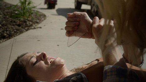 Morgan Bradley - A Broken Mother - Van film