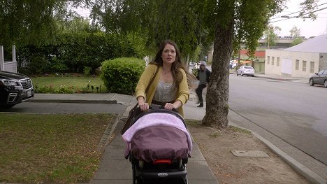 Morgan Bradley - A Broken Mother - De la película