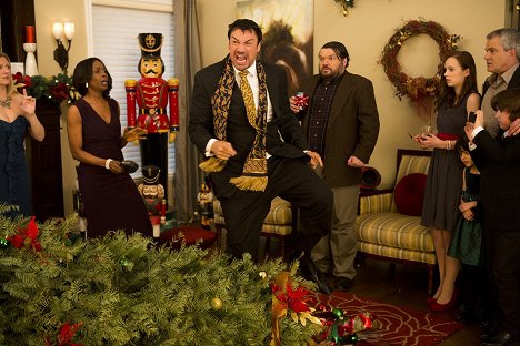 Lanette Ware, Jess McLeod, Barclay Hope, Darien Provost - The Christmas Consultant - Photos