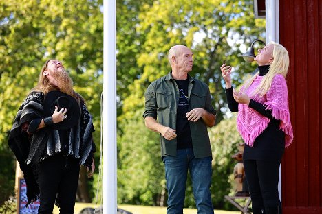 Jouni Hynynen, Heikki Vihinen, Mari Perankoski - Kummeli esittää: Kontio & Parmas - Väkivaltaa - Photos