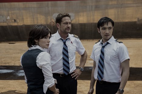 Daniella Pineda, Gerard Butler, Yoson An - Plane - Kuvat elokuvasta