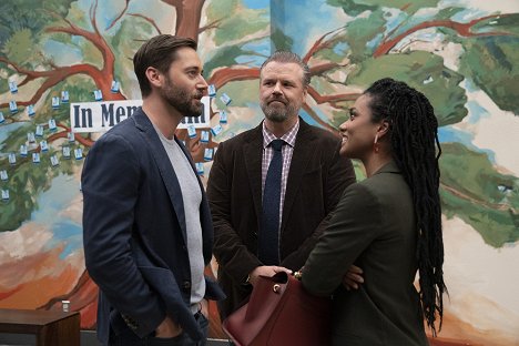 Ryan Eggold, Tyler Labine, Freema Agyeman - Nemocnice New Amsterdam - Same As It Ever Was - Z filmu