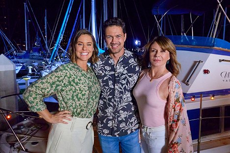 Ashley Williams, Ryan Paevey, Mary-Margaret Humes - Two Tickets to Paradise - Promoción