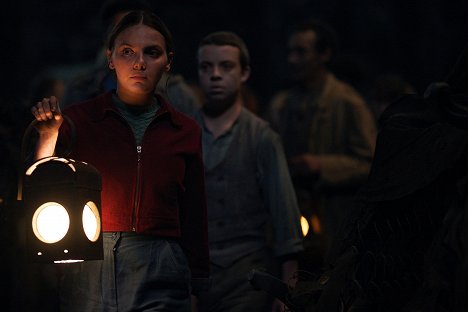 Dafne Keen, Lewin Lloyd - Jeho temné esence - No Way Out - Z filmu