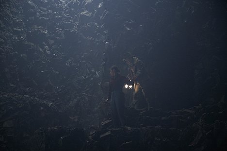 Dafne Keen, Lin-Manuel Miranda - His Dark Materials : À la croisée des mondes - L'Abîme - Film