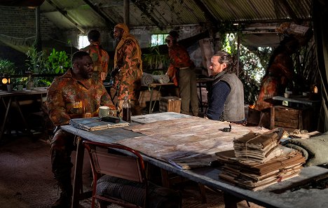 Adewale Akinnuoye-Agbaje, James McAvoy - His Dark Materials : À la croisée des mondes - La Dormeuse envoûtée - Film