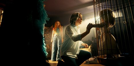 Lachlan Watson, Jennifer Tilly - Chucky - Krimiparty - Filmfotos