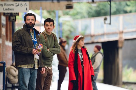 Daniel Mays, Asa Butterfield - Your Christmas or Mine? - Film
