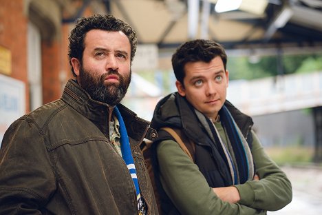 Daniel Mays, Asa Butterfield - Your Christmas or Mine? - Filmfotos