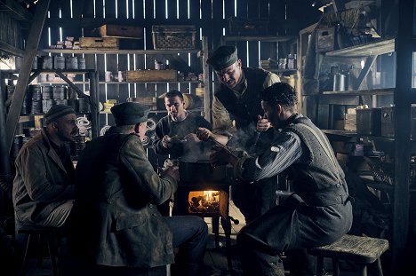 Edin Hasanović, Aaron Hilmer, Albrecht Schuch, Felix Kammerer - All Quiet on the Western Front - Photos