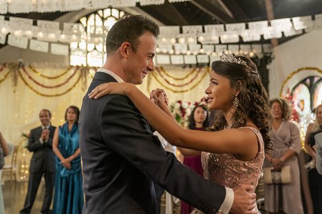 Freddie Prinze Jr., Deja Monique Cruz - Christmas with You - Filmfotos