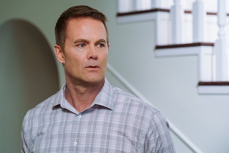 Garret Dillahunt - Dead to Me - We'll Find a Way - Photos