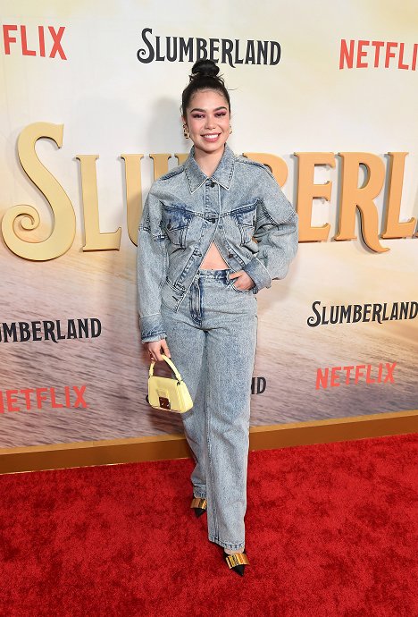Netflix's "Slumberland" world premiere at Westfield Century City on November 09, 2022 in Los Angeles, California - Auli'i Cravalho - Seikkailu Höyhensaarilla - Tapahtumista