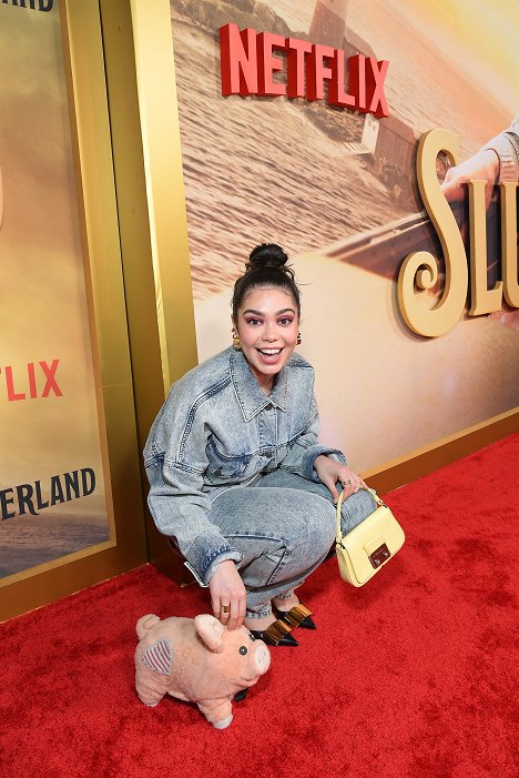 Netflix's "Slumberland" world premiere at Westfield Century City on November 09, 2022 in Los Angeles, California - Auli'i Cravalho - Seikkailu Höyhensaarilla - Tapahtumista