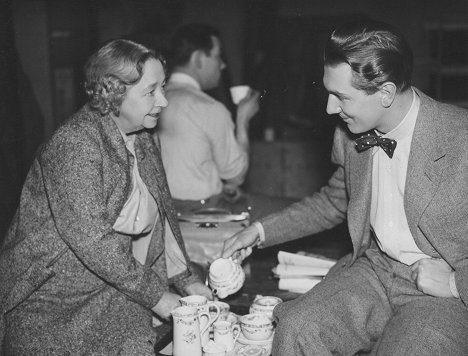 Dame May Whitty, Michael Redgrave - The Lady Vanishes - Making of