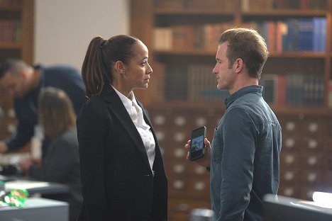 Dania Ramirez, Scott Caan - Alert - Chloe - Photos