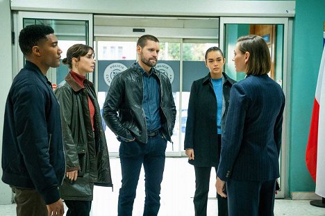 Carter Redwood, Heida Reed, Luke Kleintank, Vinessa Vidotto - FBI: International - Trying to Grab Smoke - Photos