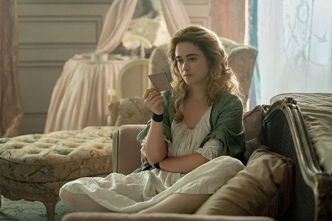 Alice Englert - Dangerous Liaisons - Conquer or Die - Van film