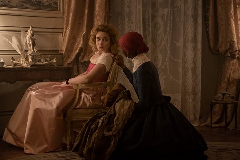 Alice Englert - Dangerous Liaisons - Conquer or Die - Photos
