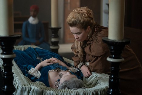 Alice Englert - Dangerous Liaisons - Conquer or Die - De la película