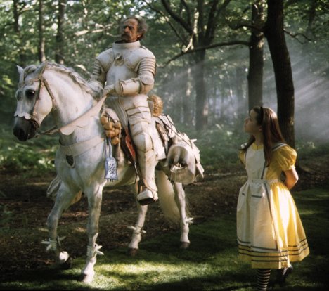 Christopher Lloyd, Tina Majorino - Alice in Wonderland - De la película