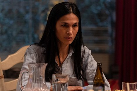 Elodie Yung - Uklízečka - Babi a děda - Z filmu