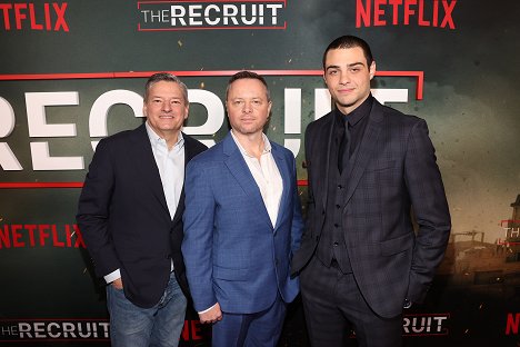 Netflix's The Recruit Los Angeles Premiere at The Grove AMC on December 08, 2022 in Los Angeles, California - Ted Sarandos, Alexi Hawley, Noah Centineo - The Recruit - Evenementen
